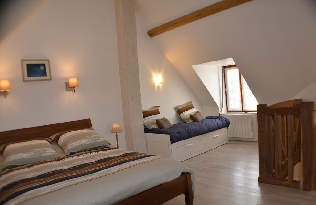 Gites A L'Ombre Des Chenes Châteauvieux Habitación foto