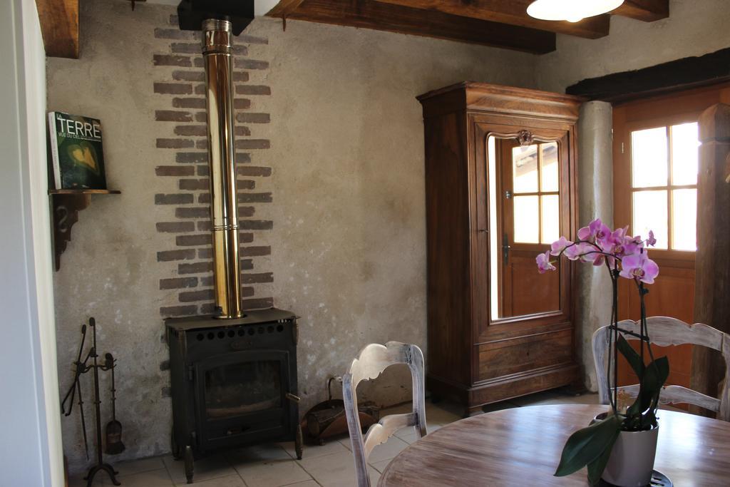 Gites A L'Ombre Des Chenes Châteauvieux Habitación foto